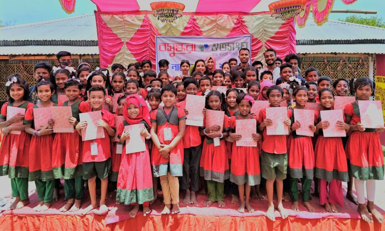 সুবিধাবঞ্চিত শিশুদের বসুন্ধরা শুভসংঘের শিক্ষা উপকরণ বিতরণ