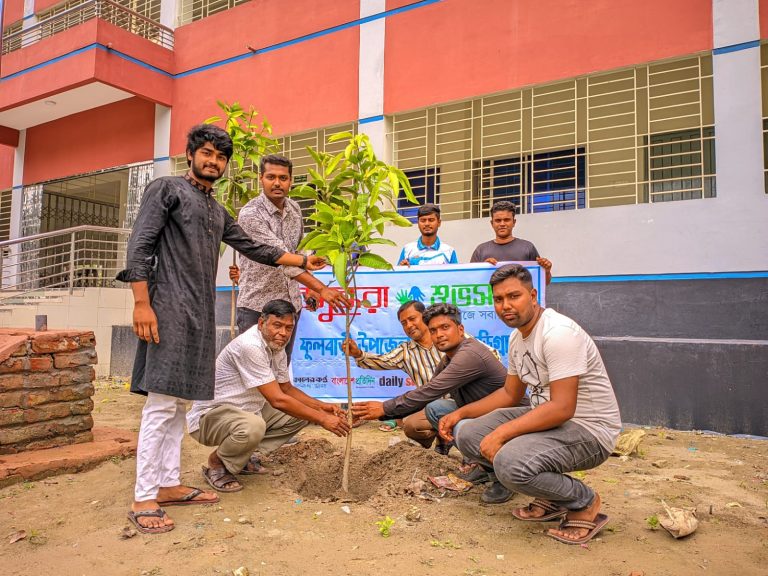 বিশ্ব পরিবেশ দিবসে ফুলবাড়ীতে বসুন্ধরা শুভসংঘের বৃক্ষরোপণ