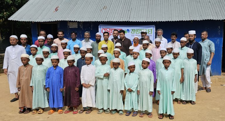 ফেনীতে শতাধিক এতিম ও শিক্ষার্থীকে  খাওয়ালো ‘বসুন্ধরা শুভসংঘ’