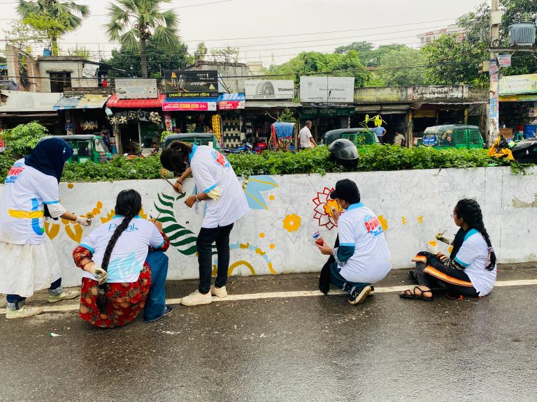 সাধারণ শিক্ষার্থীদের সাথে গ্রাফিতি কার্যক্রমে অংশ নিয়েছে বসুন্ধরা শুভসংঘ 