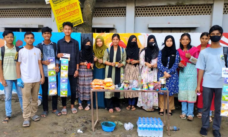 গ্রাফিতি অঙ্কনকারী শিক্ষার্থীদের পাশে বসুন্ধরা শুভসংঘ